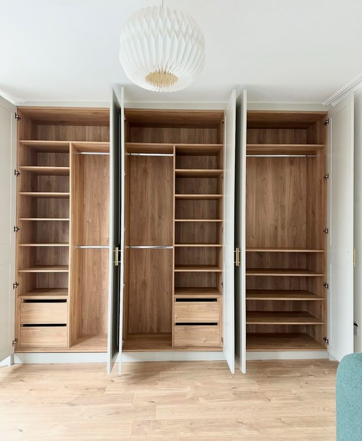 کمددیواری مدرن با کشو و طبقات متعدد