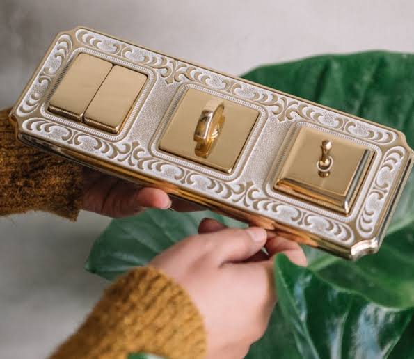 تعویض کلید و پریز منزل