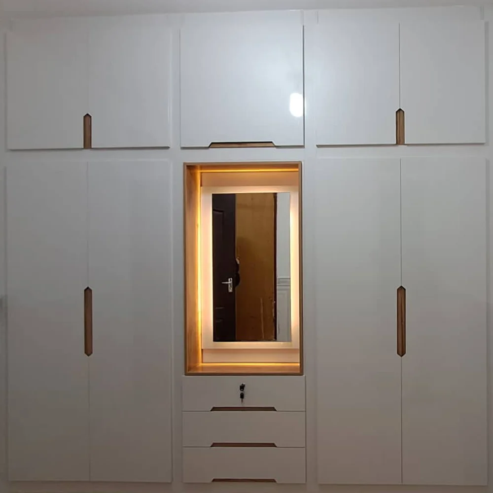 کمد دیواری سفید با آینه توکار